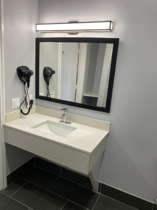 Airway Inn - IAH Airport image 10